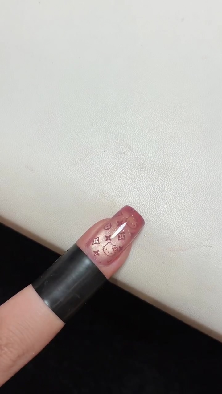 Kitty Gradient Chrome Nails — Step-by-Step Tutorial