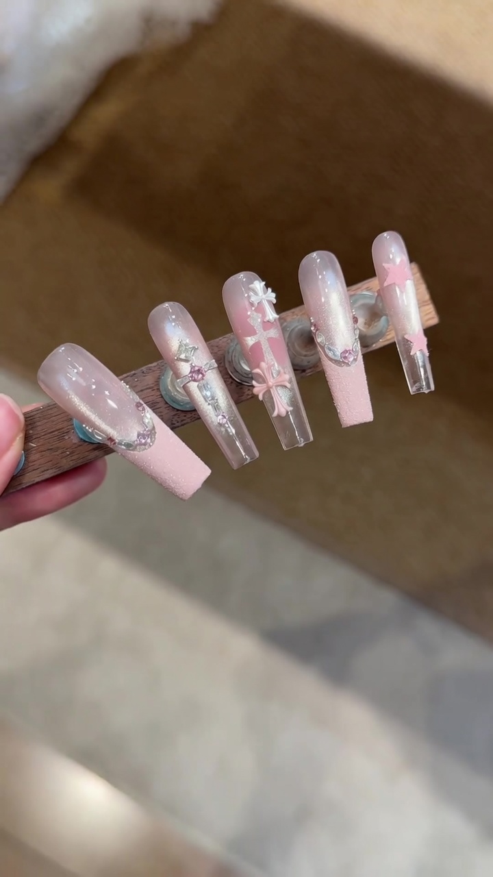Sweet Chrome Heart Nail Art — A Detailed Step-by-Step Tutorial