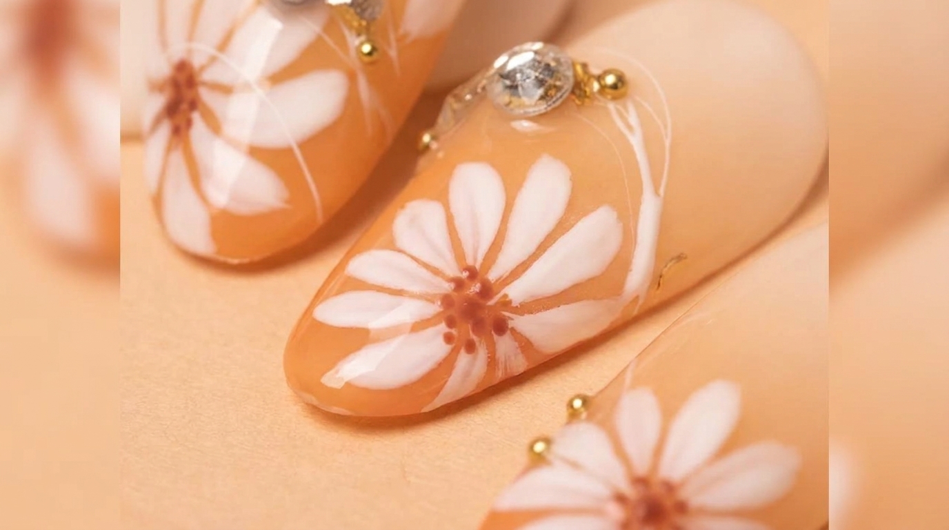 Daisy Floral Gel Ombre Nails — Step-by-Step Tutorial