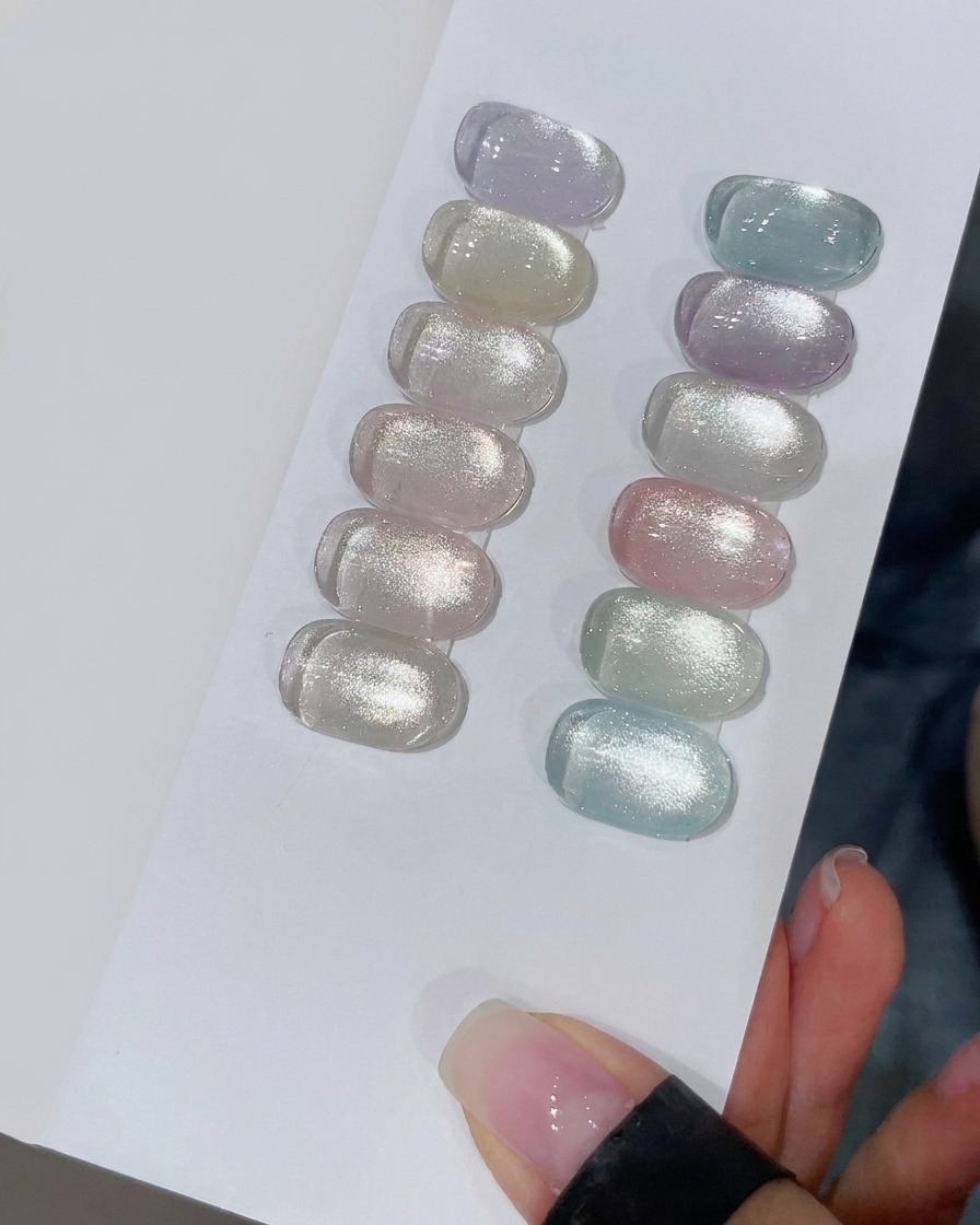 A display card showing multiple shades of gel polish, with the focus on the specific Fula Starry series M128 color.