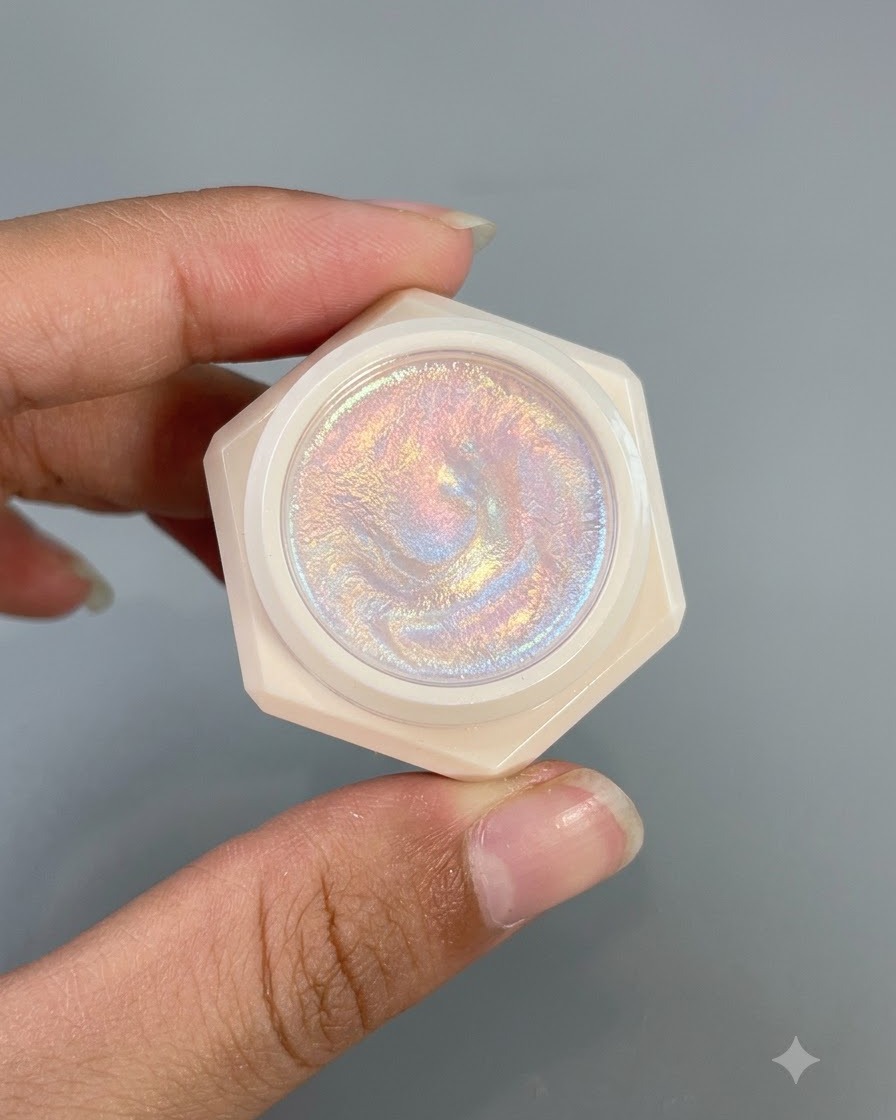 A small container showing the shimmering surface of delicate pearlescent gel number 3.